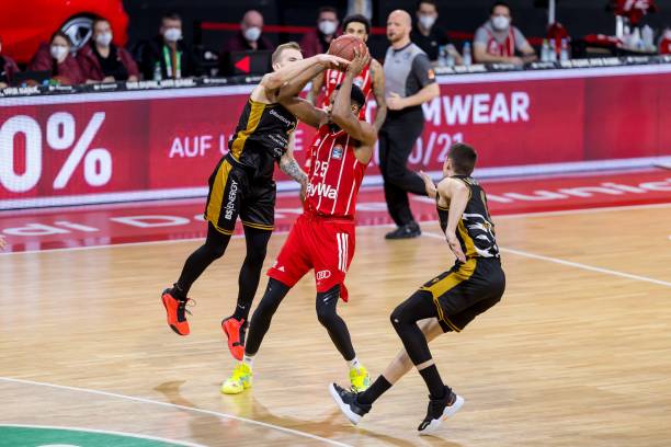 以此保持俱 以此保持俱