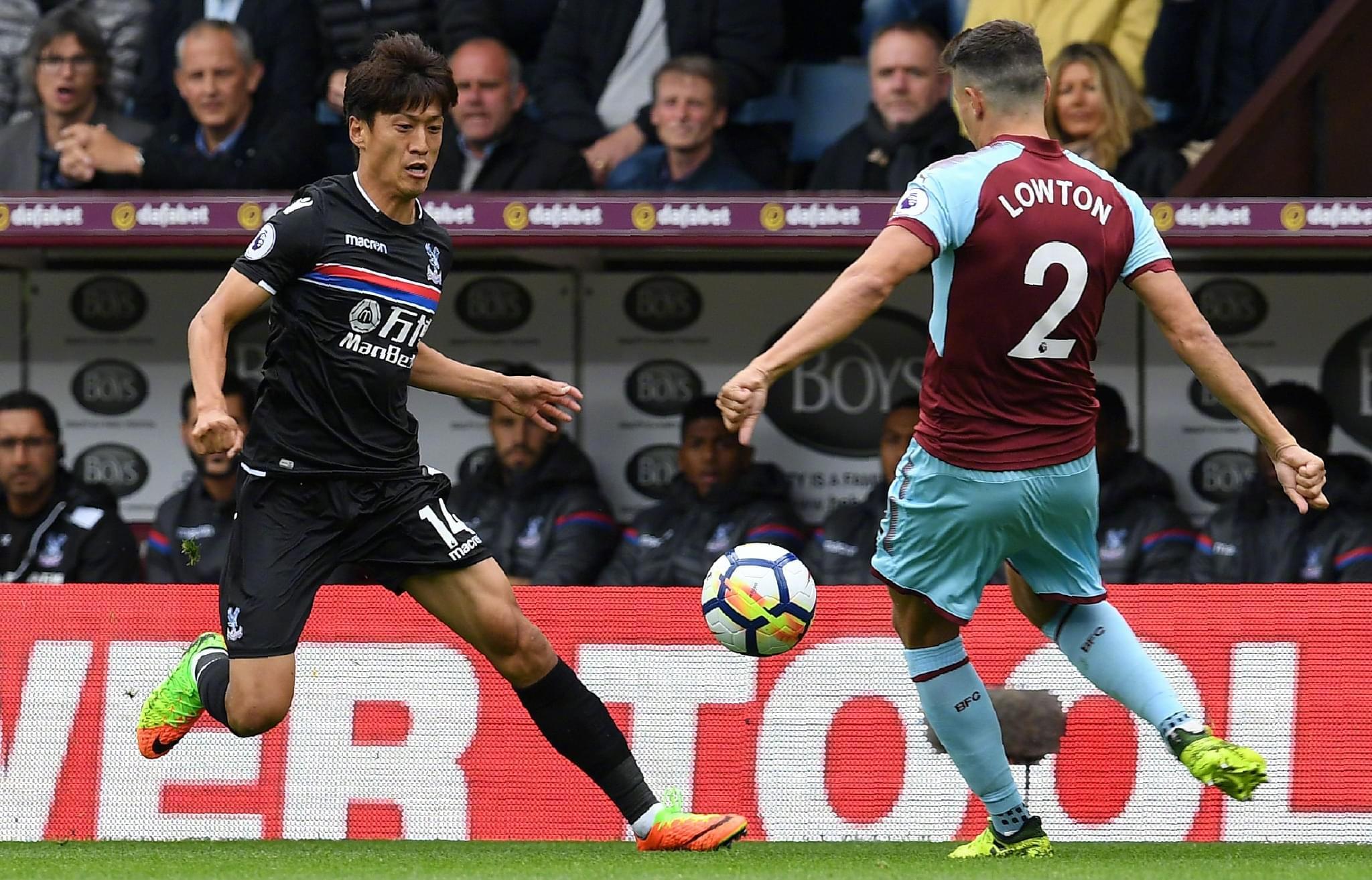 并伴有夸张 并伴有夸张