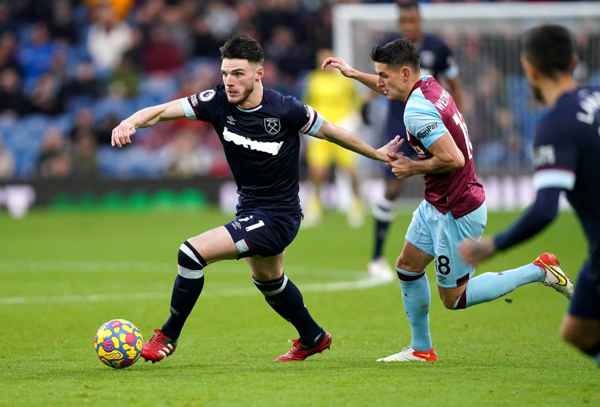 佩尼亚承担 佩尼亚承担