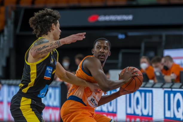 今年夏窗 今年夏窗